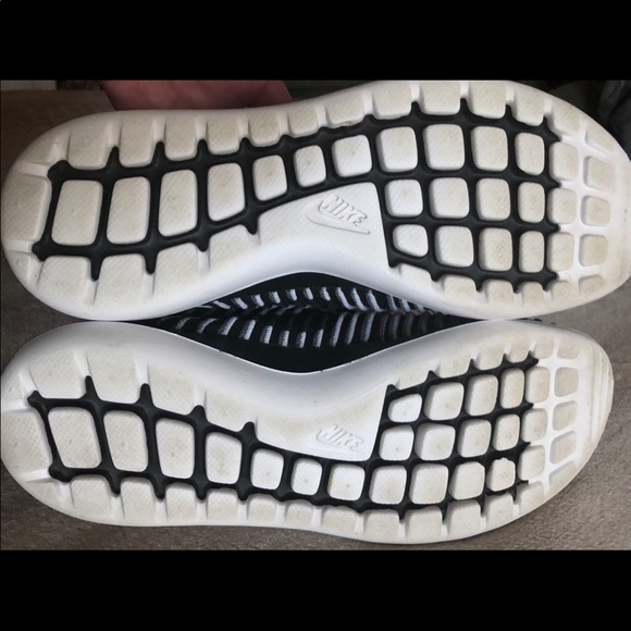 Nike Running Shoes - Picture 5 of 5